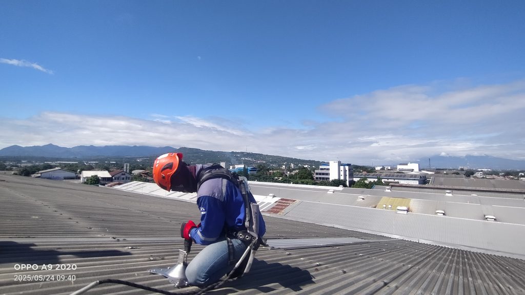 Safety Lifeline Indonesia: Instalasi KSTRONG Lifeline System untuk PT Arga Karya Prima Industri Fall Protection