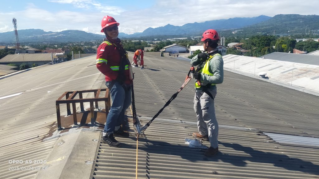 Safety Lifeline Indonesia: Instalasi KSTRONG Lifeline System untuk PT Arga Karya Prima Industri Fall Protection
